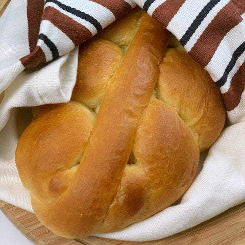 BAKEWELL PLAIT BREAD - Uplift Things